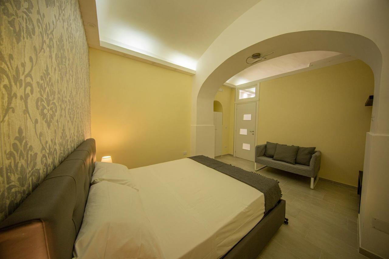 Olina N.6 Napoli