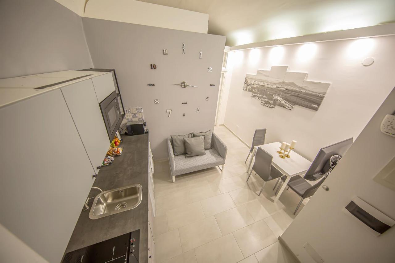 Olina N.6 * Napoli
